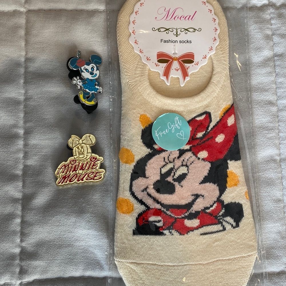 Minnie Mouse Pin and Socks bundle